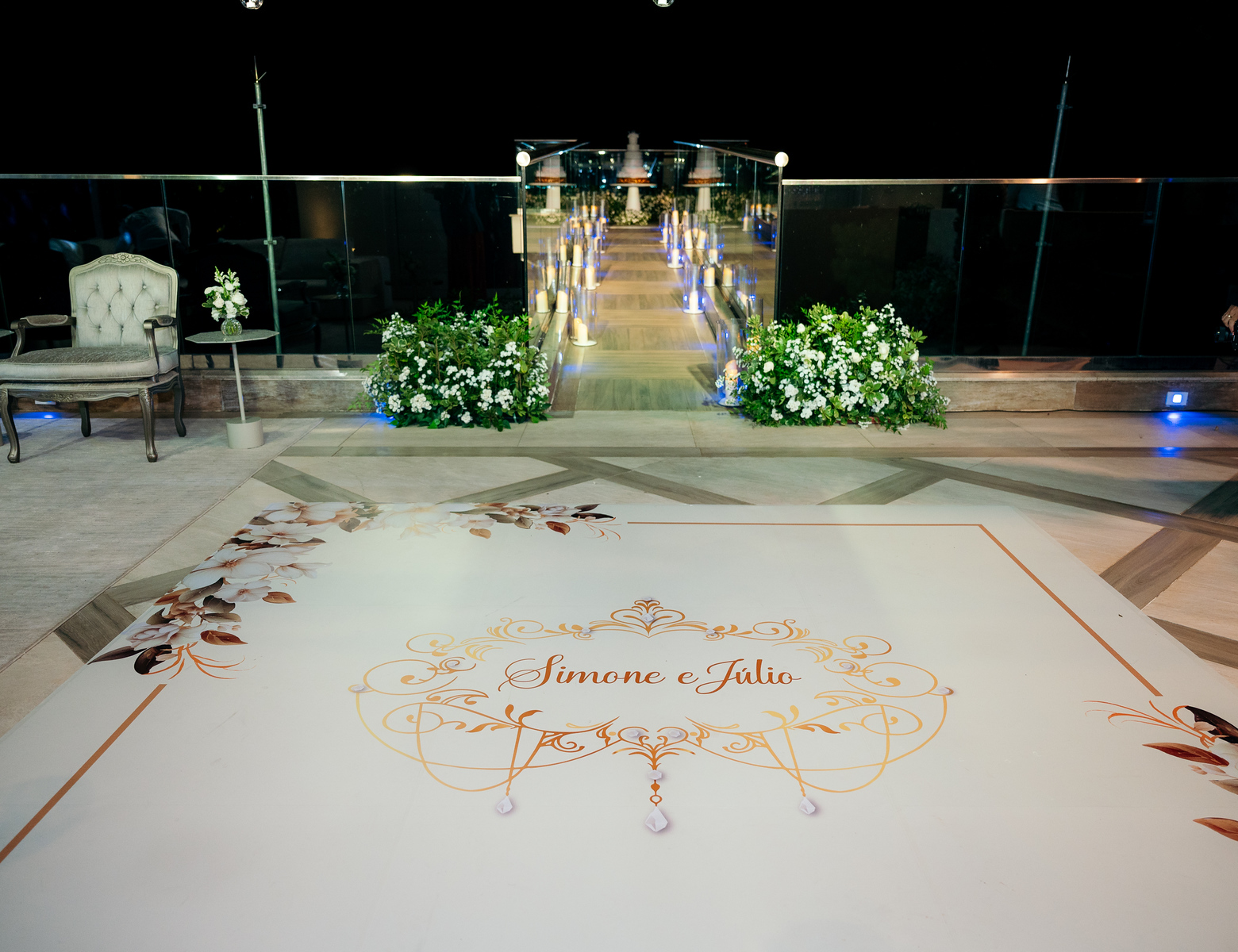 Pista de dança personalizada com os nomes de Simone e Júlio